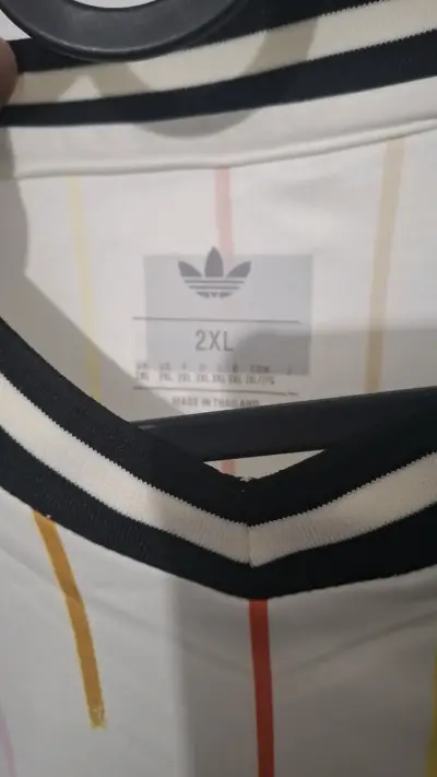 Camiseta Adidas Japón Retro Talla XL - miniatura 4