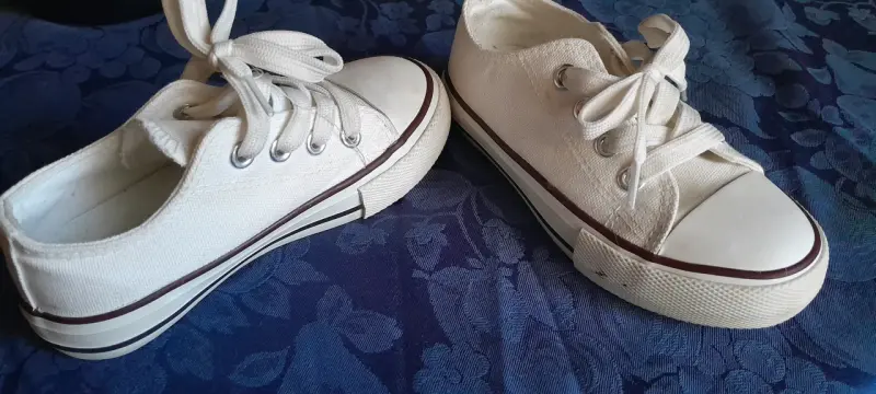 Zapatillas blancas de lona para niños talla 28 - 2