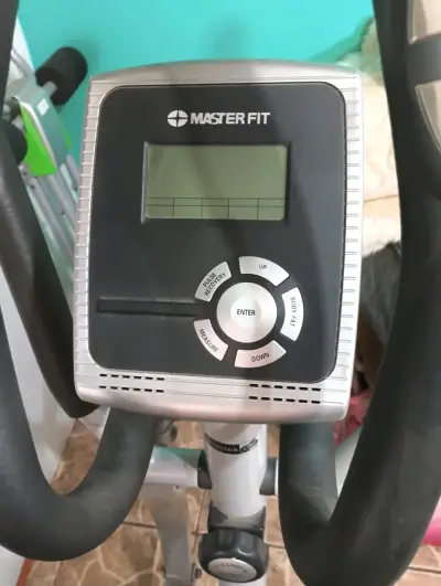 Elíptica Master Fit con monitor digital - miniatura 1