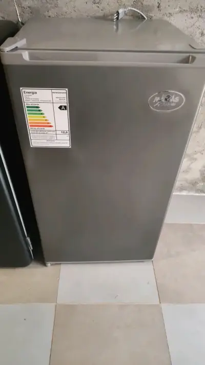 Frigobar pequeño maigas gris eficiente - miniatura 1