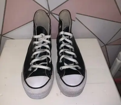 Zapatillas Converse All Star negras y Vans - miniatura 2