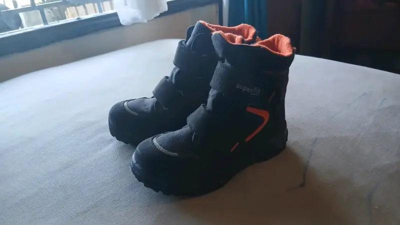Botas de invierno para niños Superfit negras 28-29