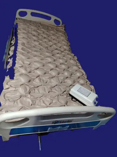 Cama clínica hospitalaria ajustable azul - miniatura 5