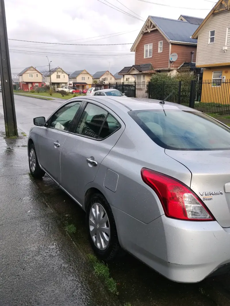 Nissan Versa 2016 en buen estado - 2