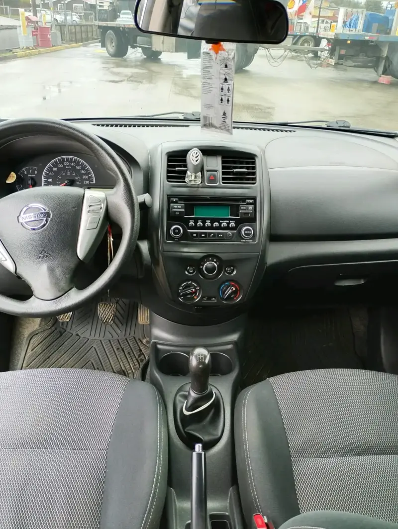 Nissan Versa 2016 en buen estado - 4