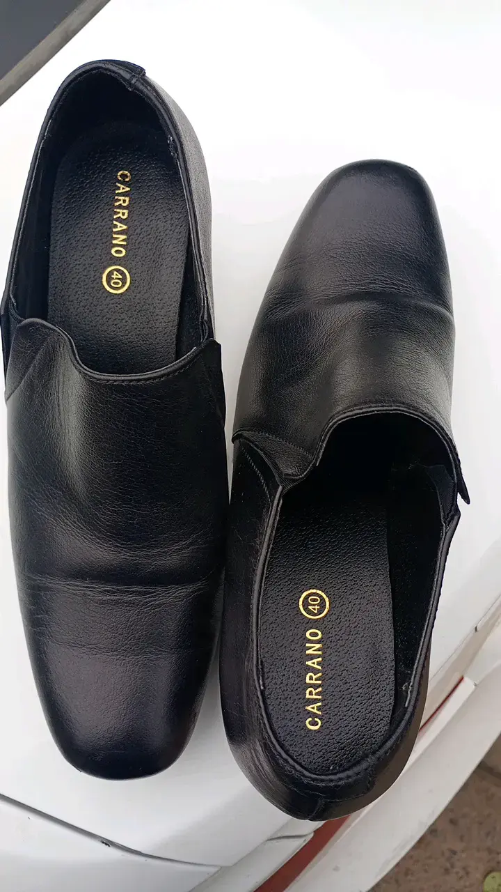 Zapatos de cuero negro Carrano talla 40 - 1