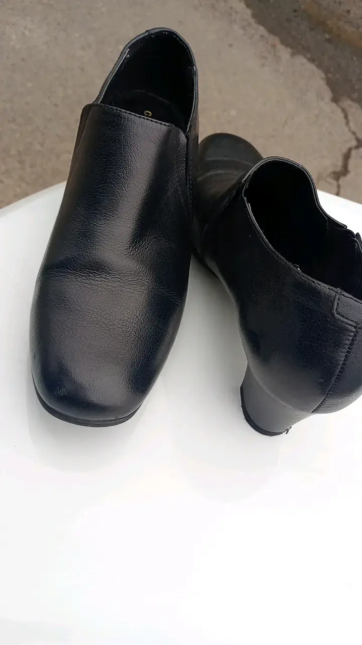 Zapatos de cuero negro Carrano talla 40 - 2