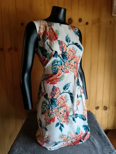 Vestido floral - miniatura 1