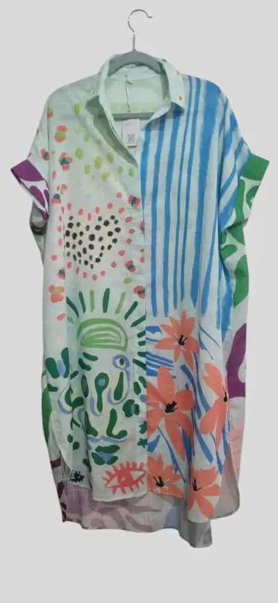 Vestido camisero estampado colorido para mujer. - miniatura 1