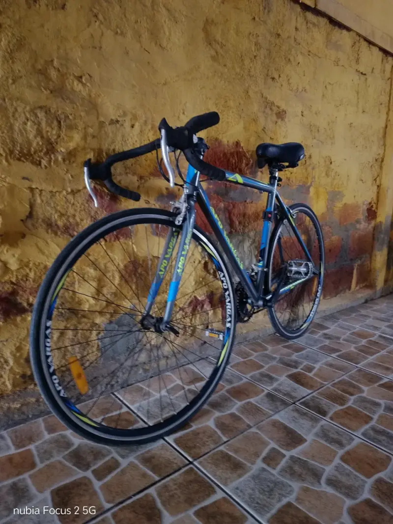 Bicicleta pistera azul - 4