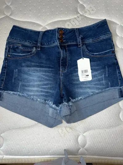 Shorts de mezclilla Wados con diseño desgastado - miniatura 1