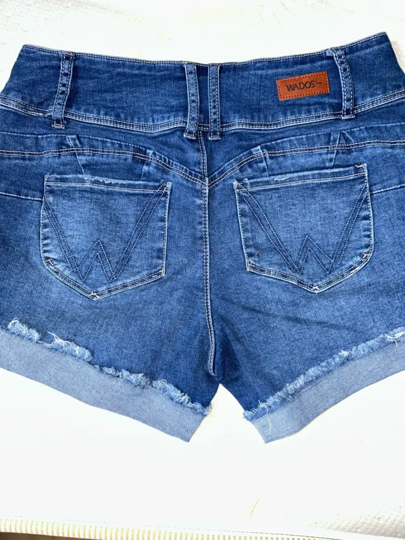 Shorts de mezclilla Wados con diseño desgastado - 3