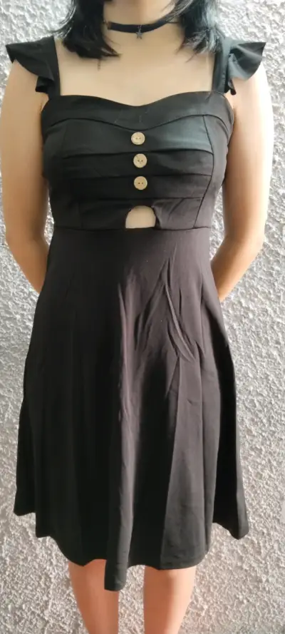 Vestido corto con botones decorativos en varios colores - miniatura 1