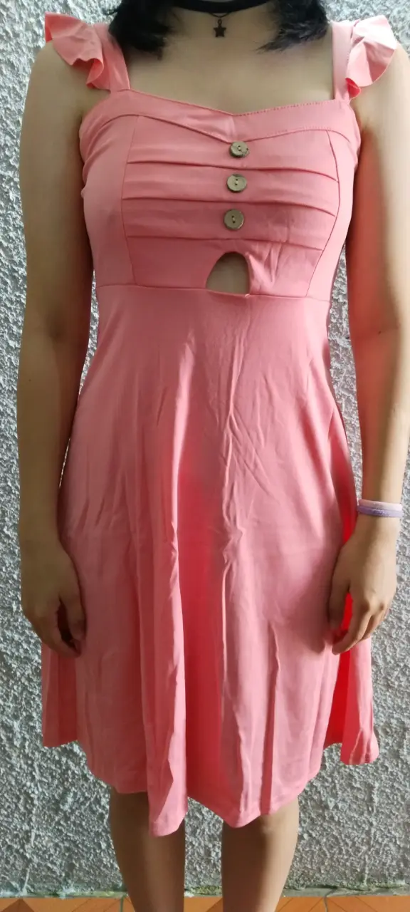 Vestido corto con botones decorativos en varios colores - 4