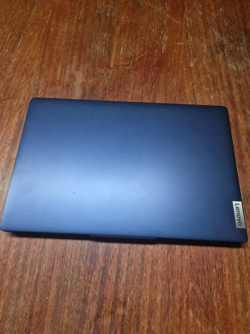 Laptop Lenovo AMD Ryzen 5 8GB RAM Azul - 2