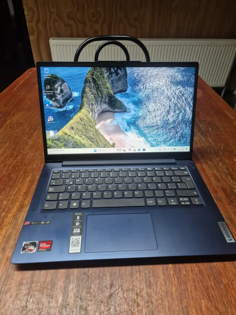Laptop Lenovo AMD Ryzen 5 8GB RAM Azul - 3