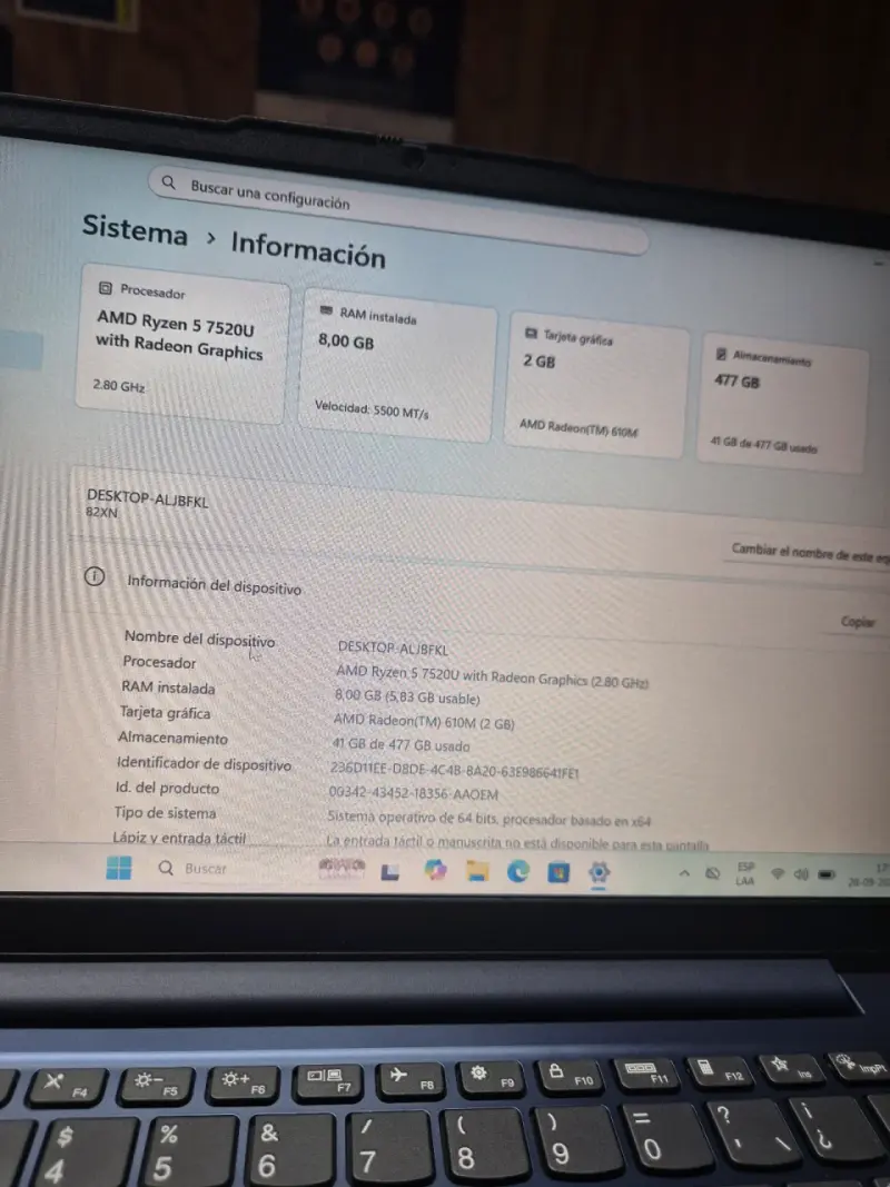 Laptop Lenovo AMD Ryzen 5 8GB RAM Azul - 4