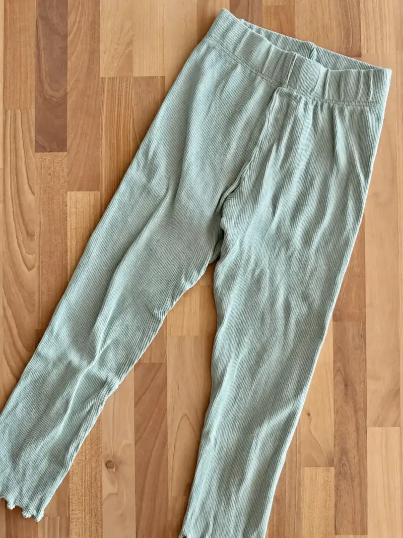 Pantalones de punto acanalado verde claro