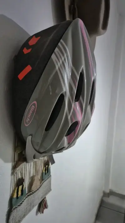 Casco de bicicleta Bianchi gris y rosa - miniatura 2