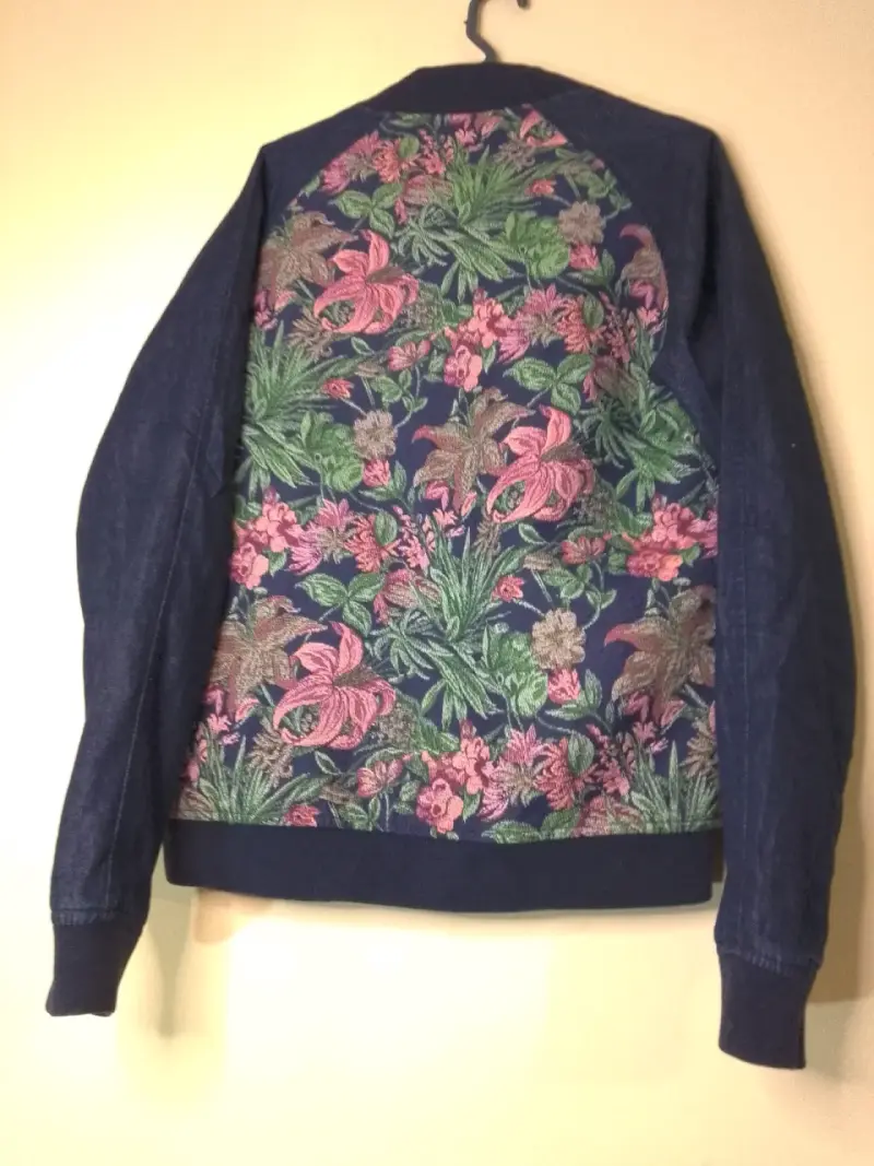 Chaqueta bomber floral para mujer - 3