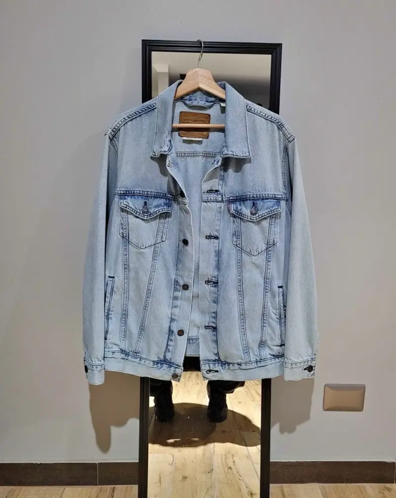 Chaqueta de mezclilla Levi's azul claro - 1