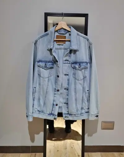 Chaqueta de mezclilla Levi's azul claro - miniatura 1