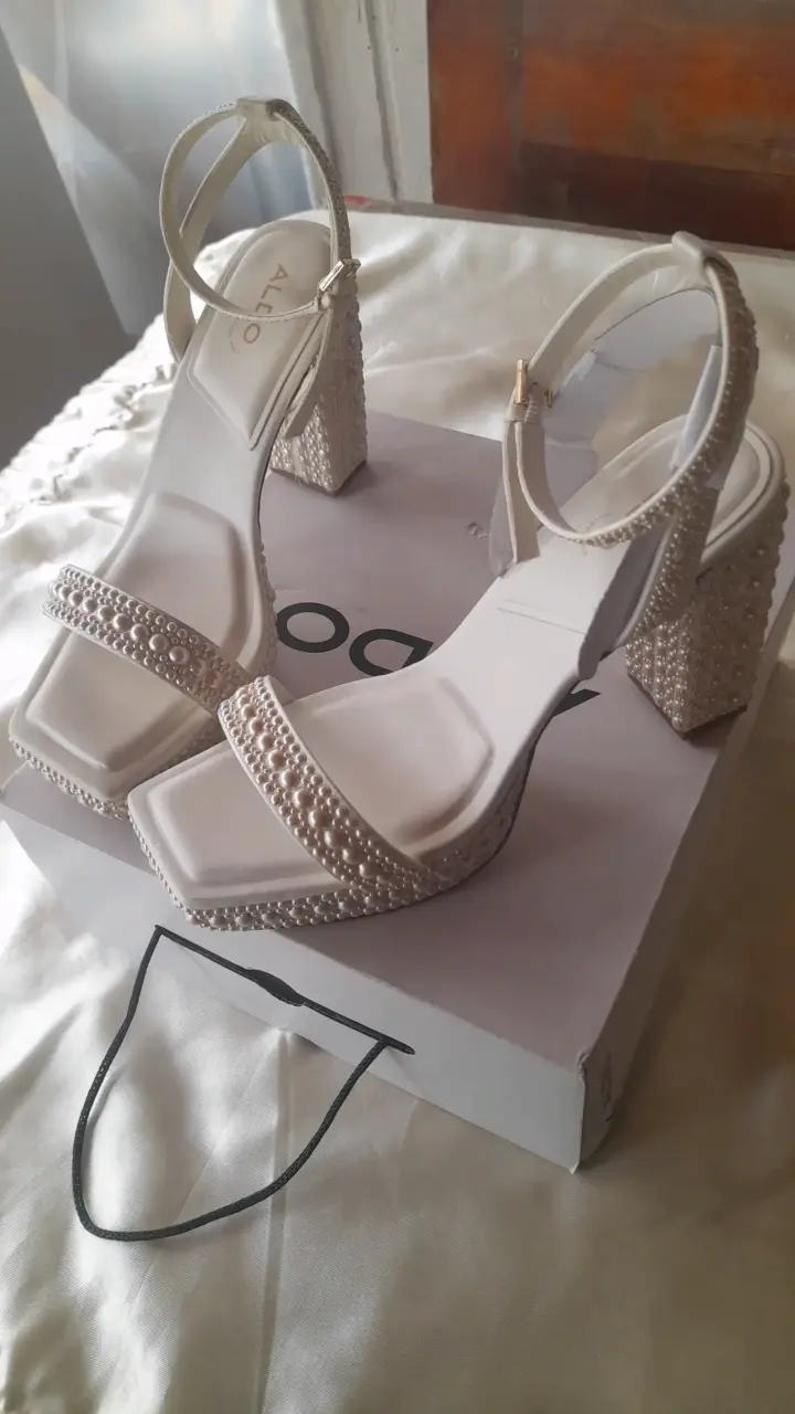 Zapatos Aldo con perlas - 1