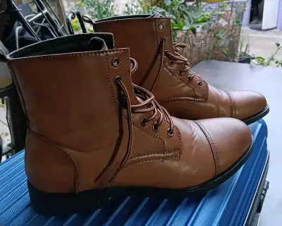 Botas de cuero marrón para hombre - miniatura 3