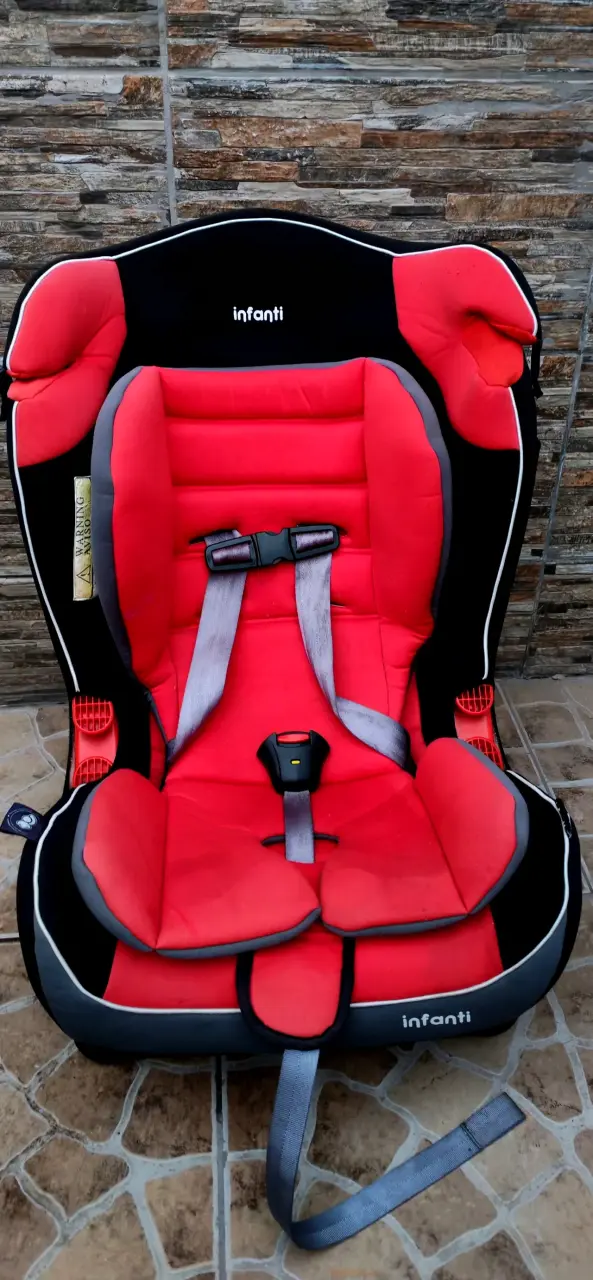 Silla de Auto Infanti Roja para Bebé - 1