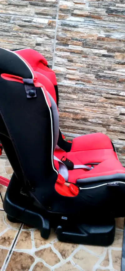 Silla de Auto Infanti Roja para Bebé - miniatura 3