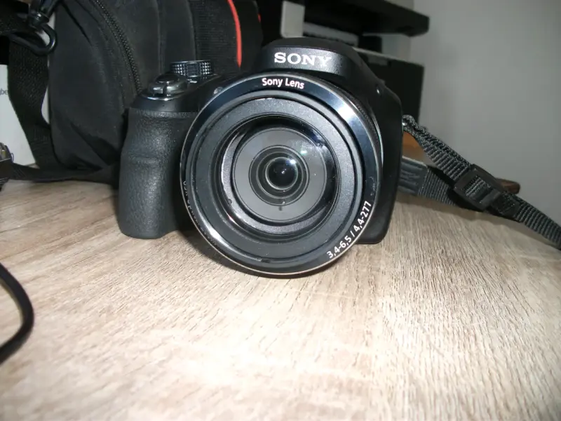 Cámara Sony Cyber-shot DSC-H400 con accesorios - 4