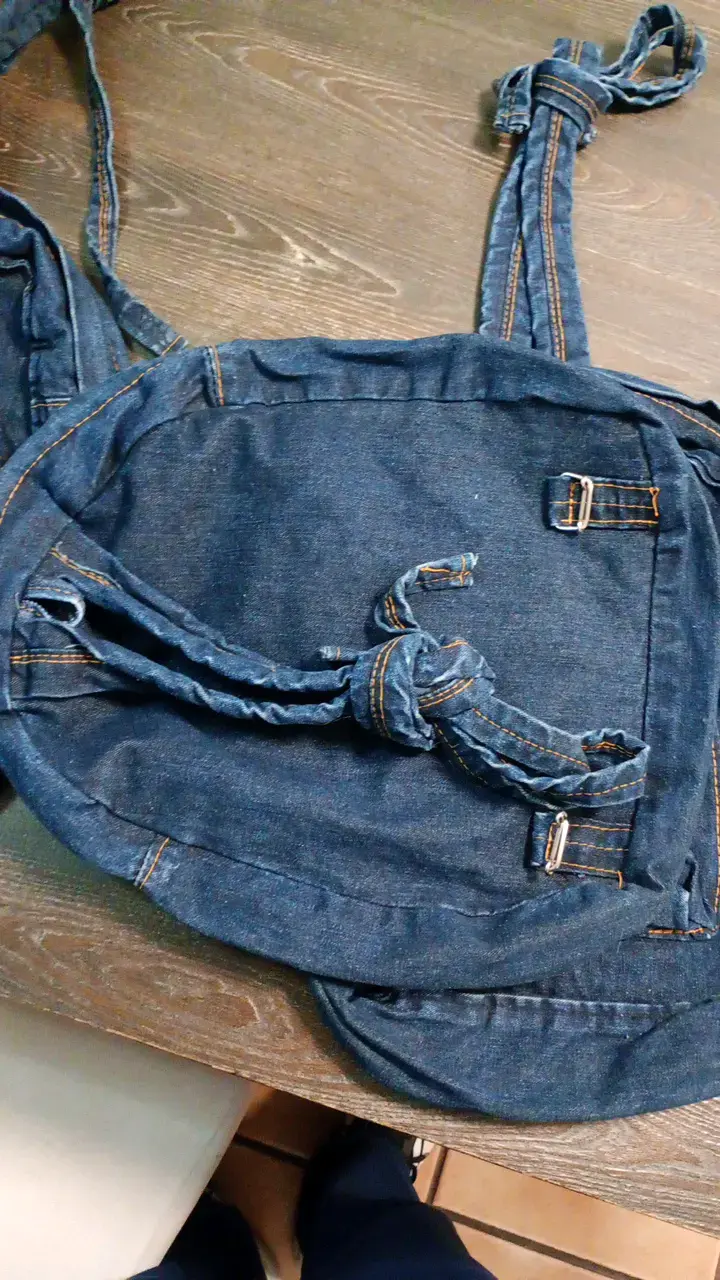 Mochila de mezclilla con diseño clásico - 4