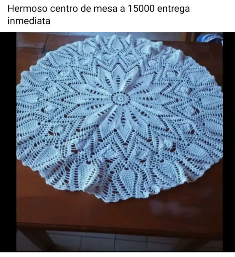 Centro de mesa tejido a crochet blanco