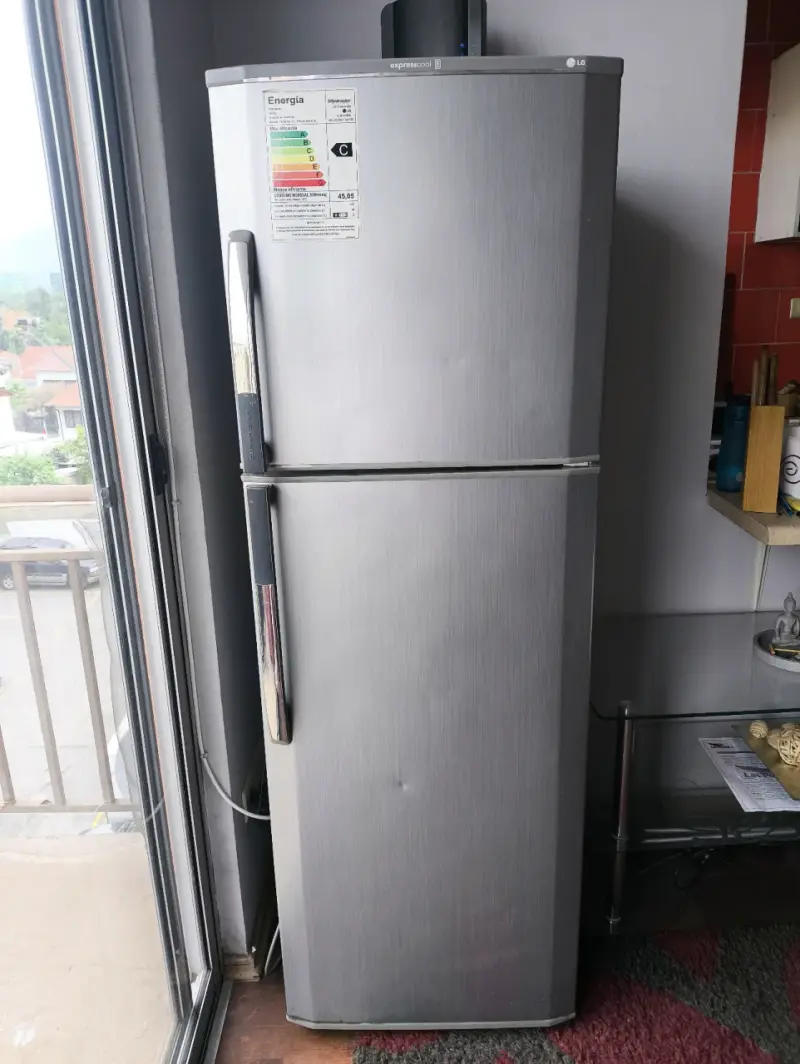Refrigerador LG de dos puertas No Frost