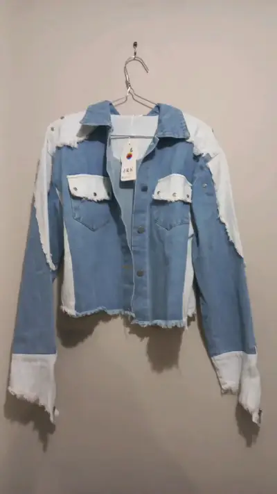 Chaqueta de mezclilla con diseño desgastado - miniatura 1