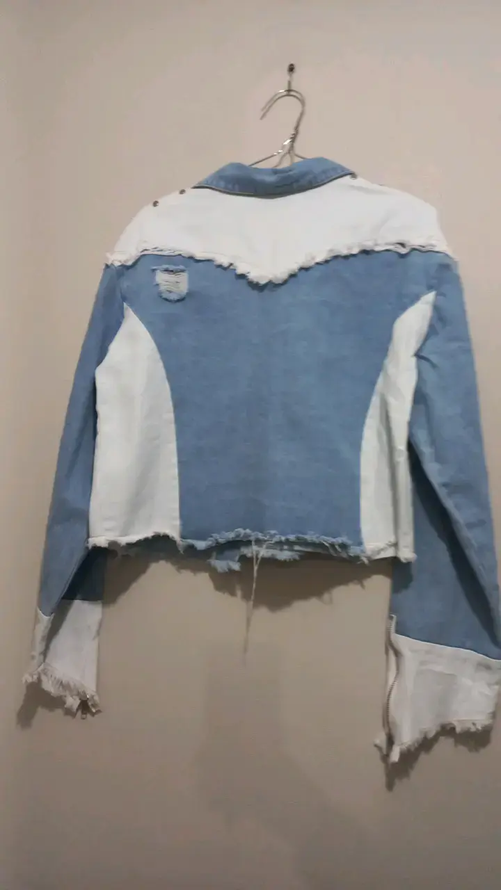 Chaqueta de mezclilla con diseño desgastado - 3