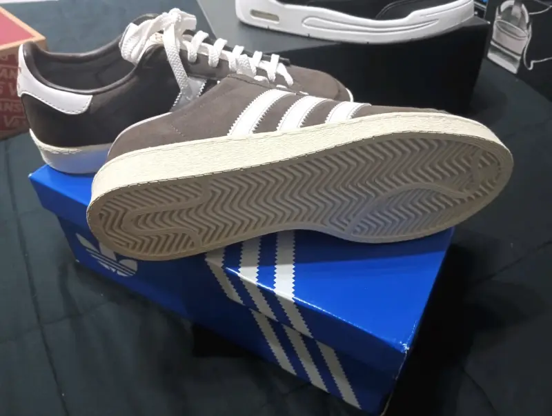 Zapatillas deportivas Adidas marrón y blanco - 3