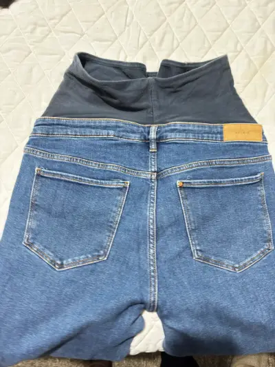 Jeans maternales azules con cintura elástica - miniatura 1
