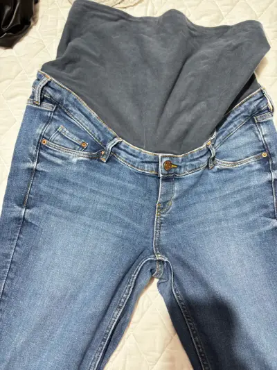 Jeans maternales azules con cintura elástica - miniatura 2