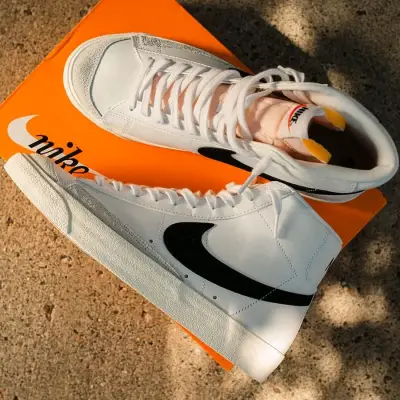 Zapatillas Nike Blazer Mid 77 Vintage Blancas - miniatura 1
