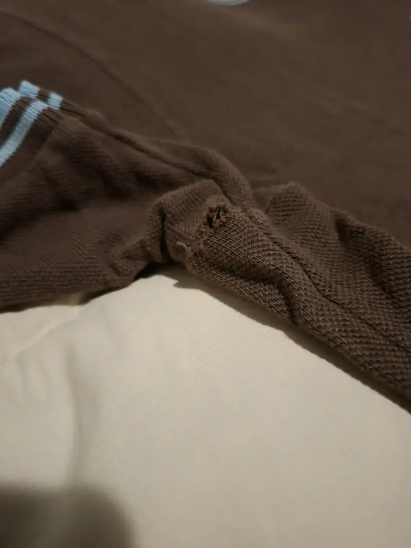 Polera Fred Perry marrón con detalles celestes - 3