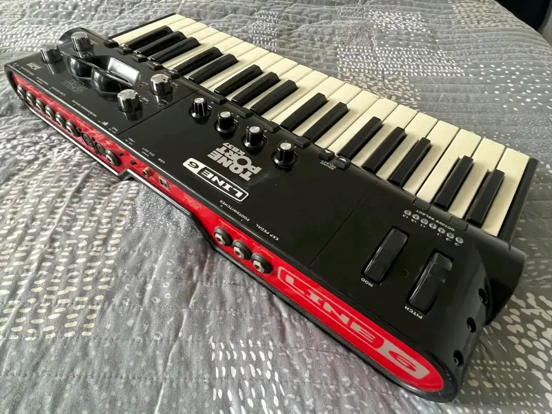 Teclado controlador Line 6 TonePort KB37 - 1