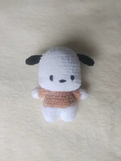 Peluche amigurumi de pochaco tejido a mano 15cm - miniatura 1