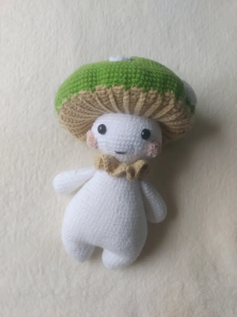 Amigurumi hongo mágico verde tejido a crochet - 1