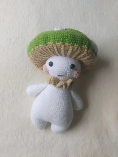 Amigurumi hongo mágico verde tejido a crochet - miniatura 1