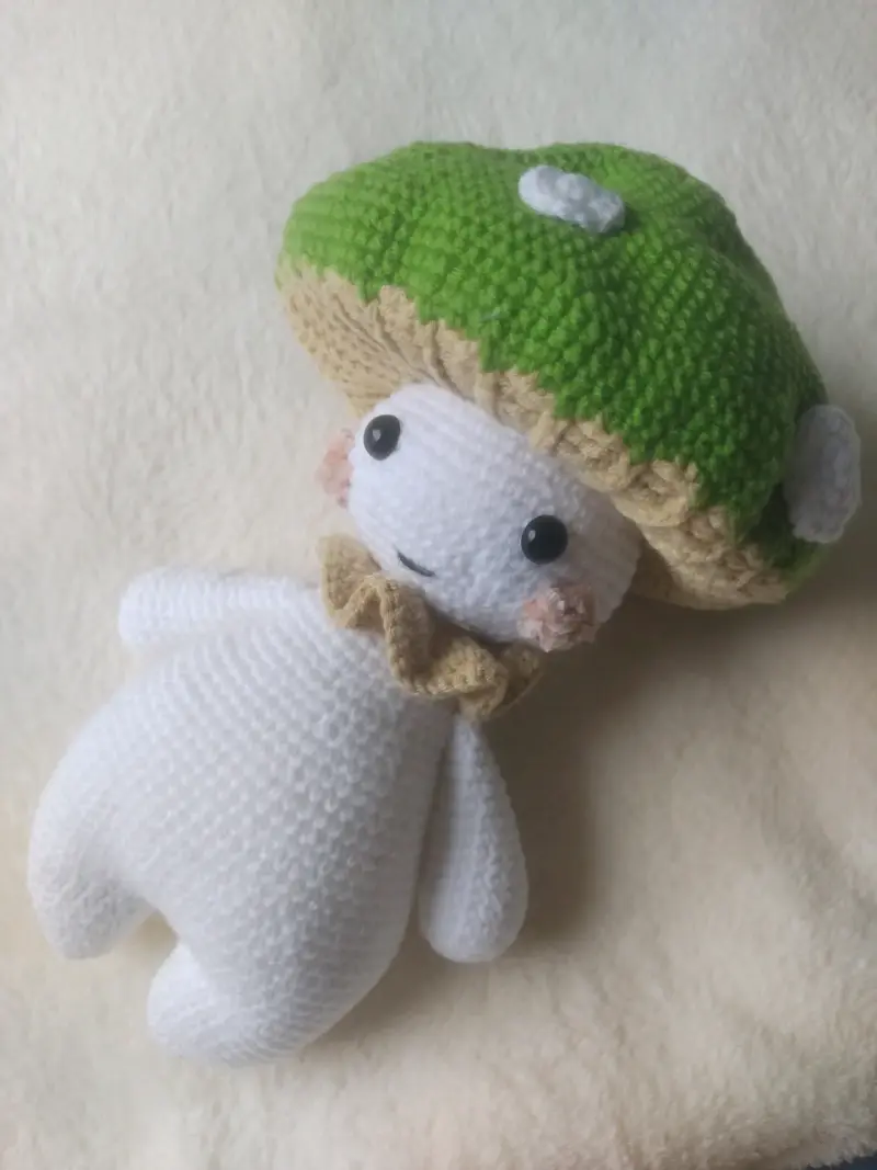 Amigurumi hongo mágico verde tejido a crochet - 4