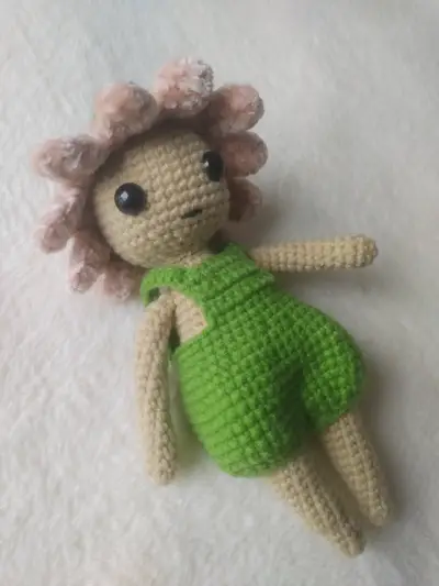 Muñeca amigurumi de flor hecho a mano 27cm - miniatura 1