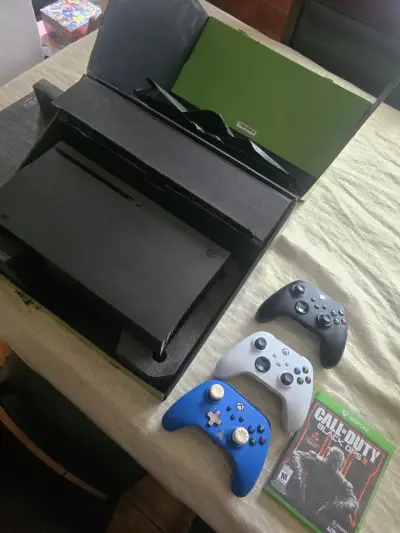 Xbox Series X - miniatura 1