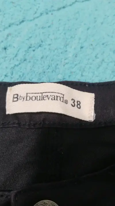 Jeans negros para mujer - miniatura 4