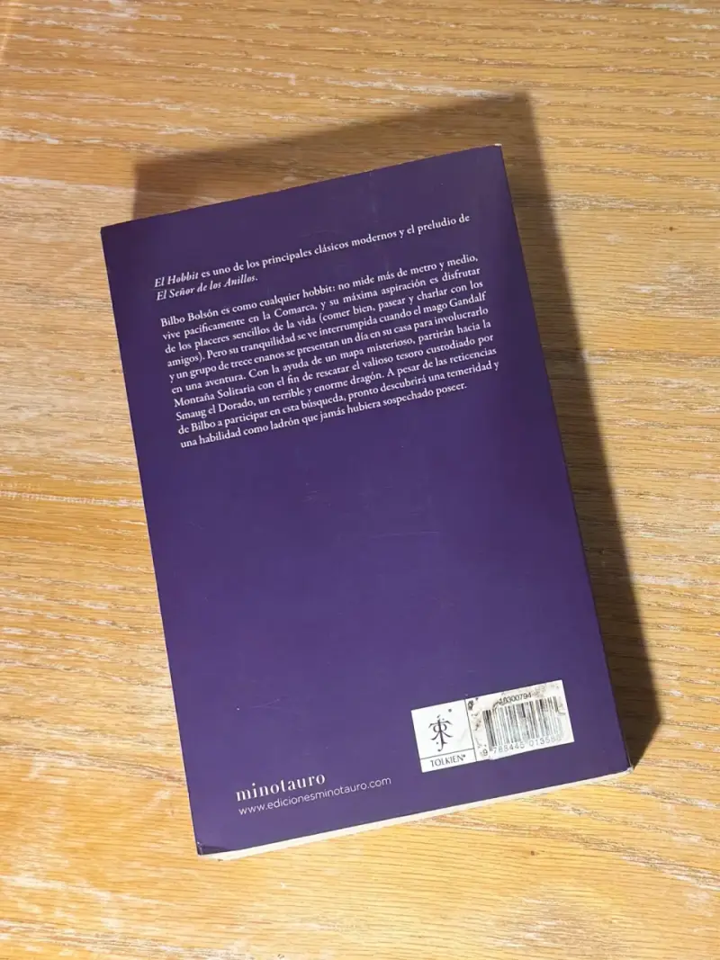 Libro El Hobbit de J.R.R. Tolkien Edición Minotauro - 2